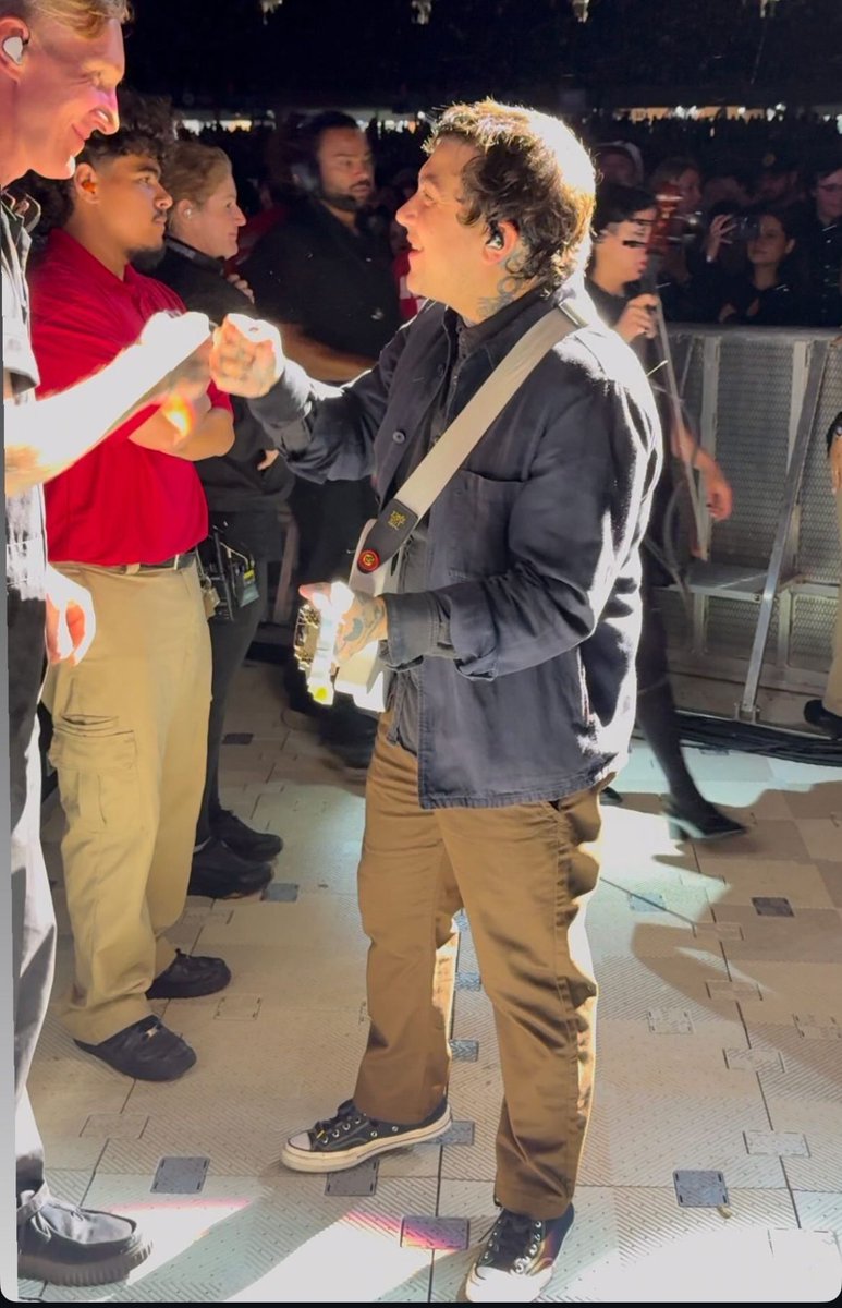 frnkierohourly's tweet image. 