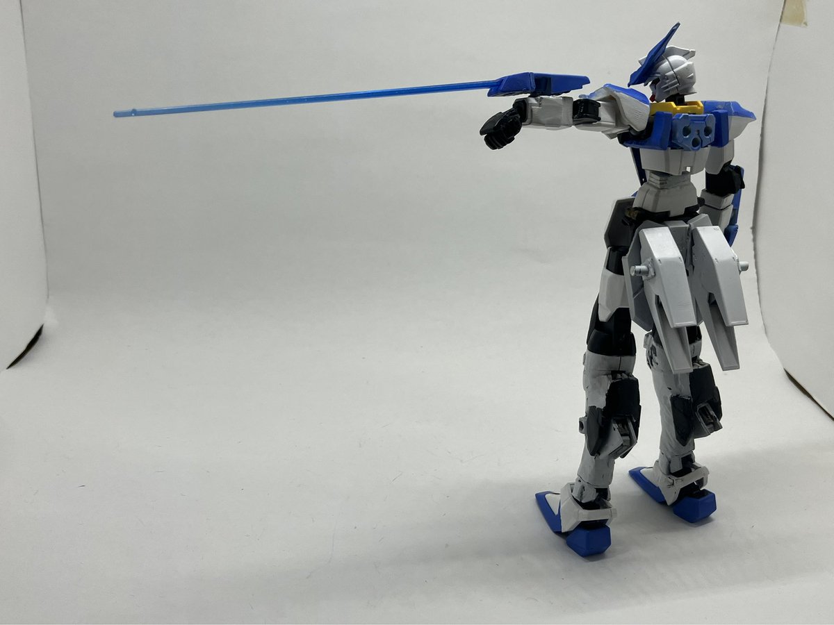 MonkeyStudio11's tweet photo. 型式P-ome R00ポラミスガンダム
イマジンモデラーこと瀧田椹が2022年に完成したものをリビルドした機体
武装は腕部に搭載されたビームガン権ビームソードのみとなる
またこの機体にはハードポイントが複数あり、これを使い分けることによってあらゆる戦場、戦況にも適応する

#ガンプラ 
#約束の設計書 https://t.co/PxRq2OYnX9