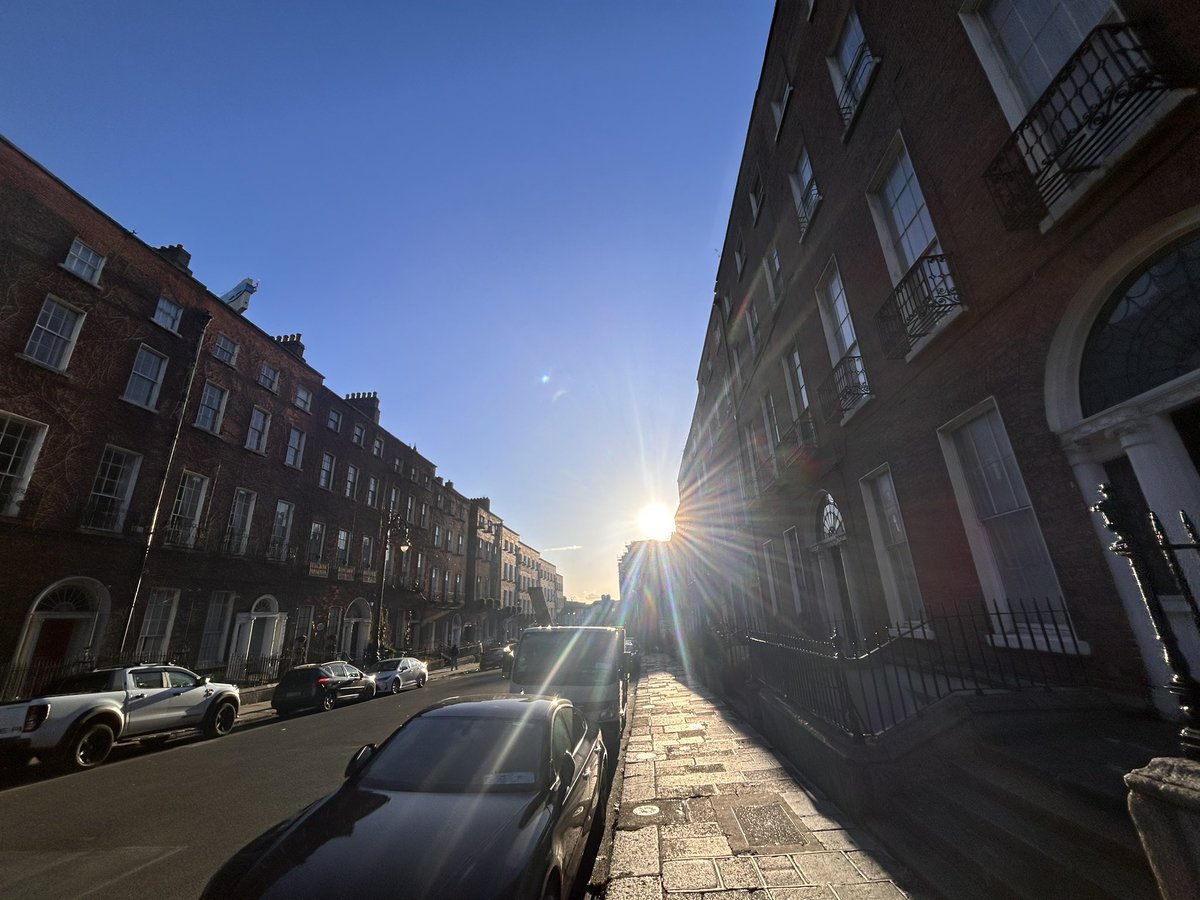 A crisp Wednesday. 🌞