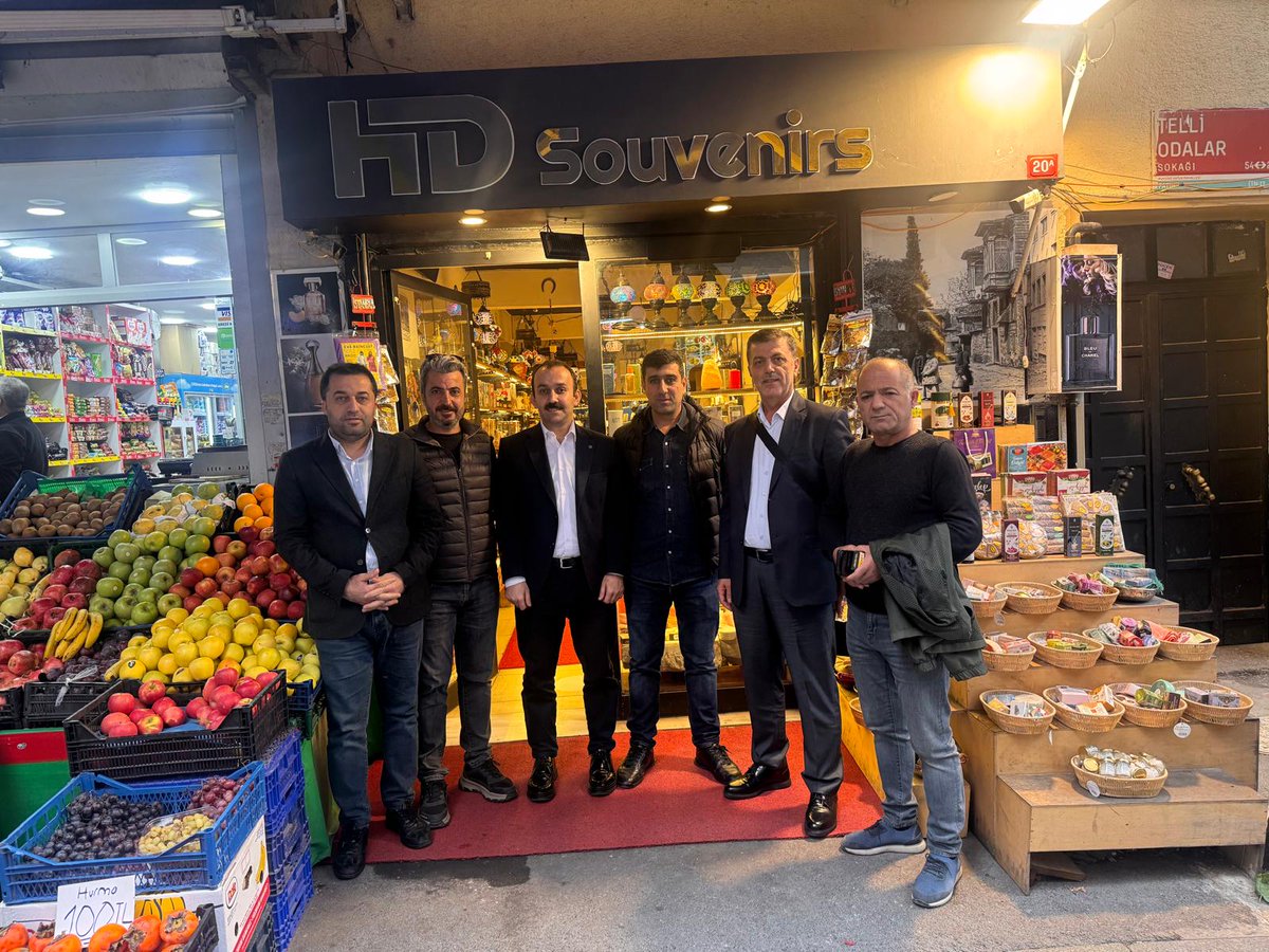 Batman Vakfı kuruluş çalışmaları kapsamında, Batman'ımızın değerli iş insanları Medeni Yavuz ve Hakan Demirci ile bir araya gelerek vakfımızın hedeflerini ve kuruluşu hakkında görüştük.
<a href="/ilyasbastik/">İlyas BASTIK</a> 
<a href="/fyslsns/">Faysal ŞANSİ</a> 
<a href="/SansiSebahattin/">Sebahattin Sansi</a>