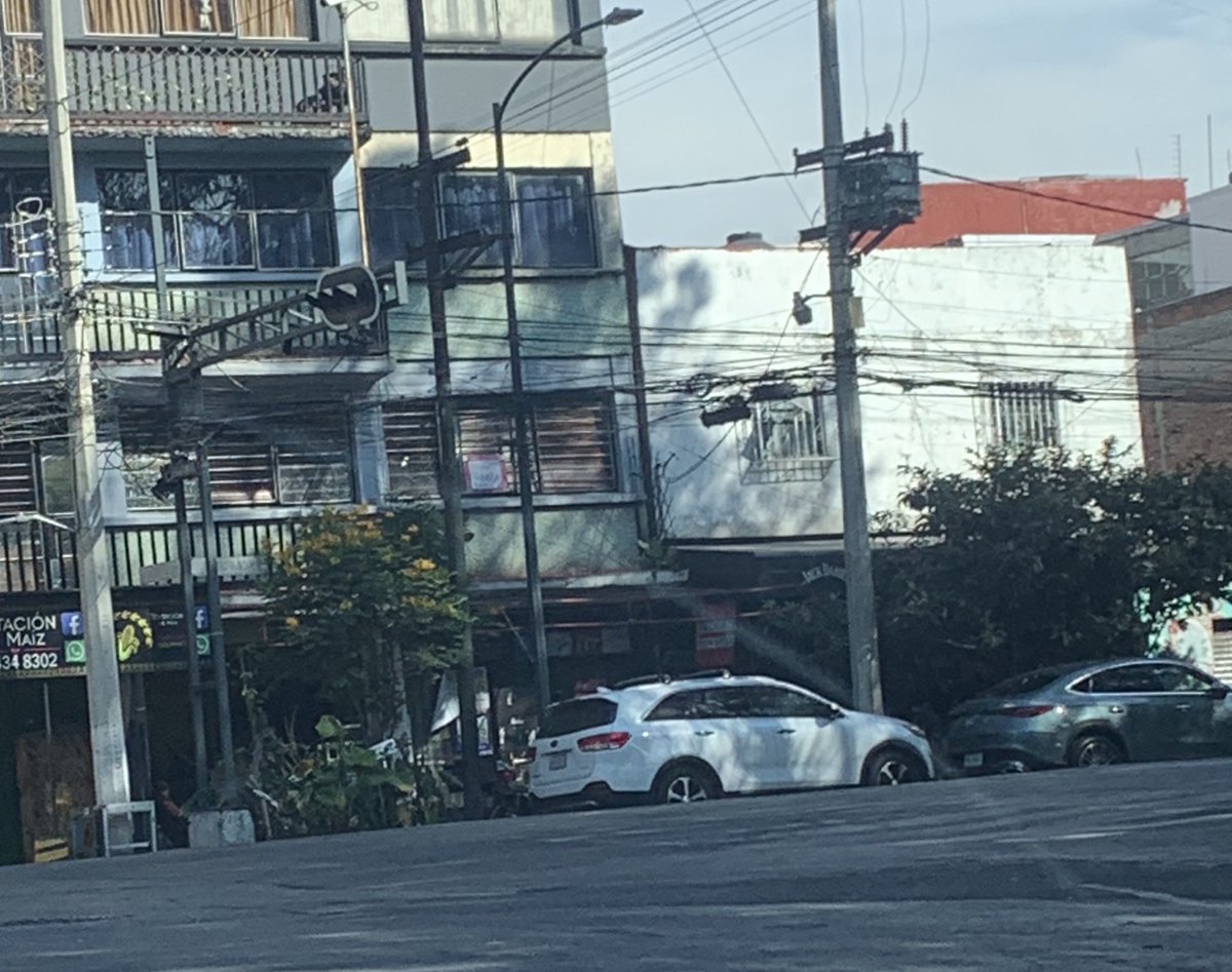 VecinosUnidosM's tweet image. Se solicita retirar autos estacionados en avenida principal en Obrero Mundial 258, col Piedad Narvarte en Alcaldía Benito Juárez @UCS_GCDMX @OVIALCDMX