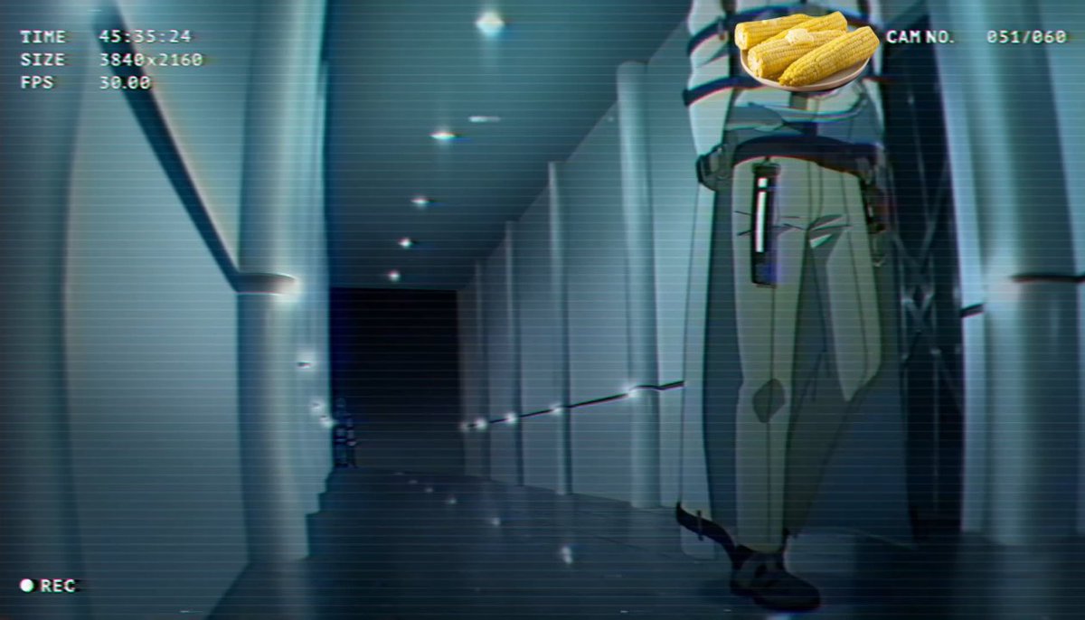 I never noticed Shidou was holding a corn plate in this scene