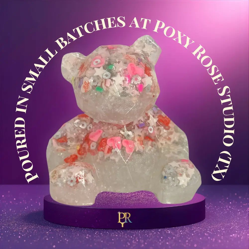 Poxy_Roses's tweet image. A few of these tiny glitter bears left… and they ALWAYS sell fast 💖🐻
Don’t miss it →
poxyrose.com/white-resin-be…

#handmadedecor #resinbear #poxyrosedispatch