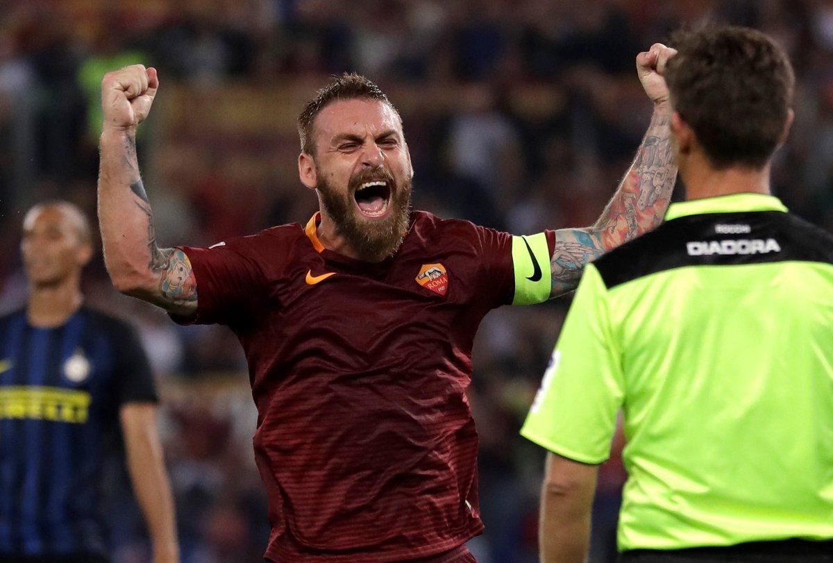 "De Rossi"

Porque el histórico jugador de la Roma podría jugar en Boca la próxima temporada.