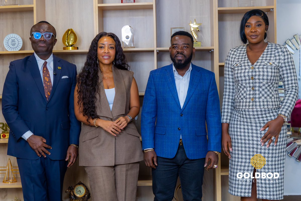 GOLDBODJewelry's tweet image. GoldBod Jewellery and its ambassadors visited business mogul RNAQ to introduce him to the gold tablets and jewellery available in our showrooms.  #GoldbodJewellery #PurePreciousProudlyGhanaian