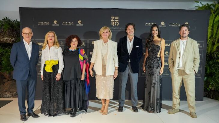 🌟 Nuestra investigadora y directora de <a href="/FundStarlight/">Fundación Starlight</a>, Antonia Varela, recibe el #PremioAzulZero por su labor en la protección del cielo nocturno:

🌃 Contra la contaminación lumínica
 🔭 Fomento del #astroturismo 
🌍 Promoción de #ODS18

¡Felicidades!
👉 iac.es/es/divulgacion…