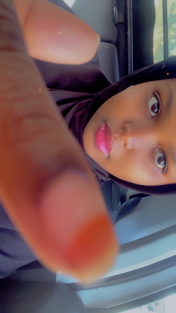 Des gloss qui rend vos lèvres plus douce et Belles🤭 en plus moins cher…(abonnez vous sur ma page de vente <a href="/SopheeND/">GlossEEna</a>)