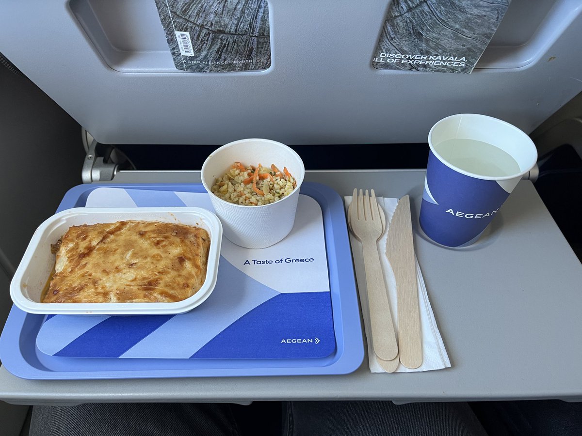 FlightDetect's tweet image. Another flight on Aegean Airlines today, this time London Gatwick to Athens, behind the curtain. A choice of hot meal, Moussaka (which was perfectly delicious) or pasta. Also complimentary drinks including beer and wine ✈️ Happy out!