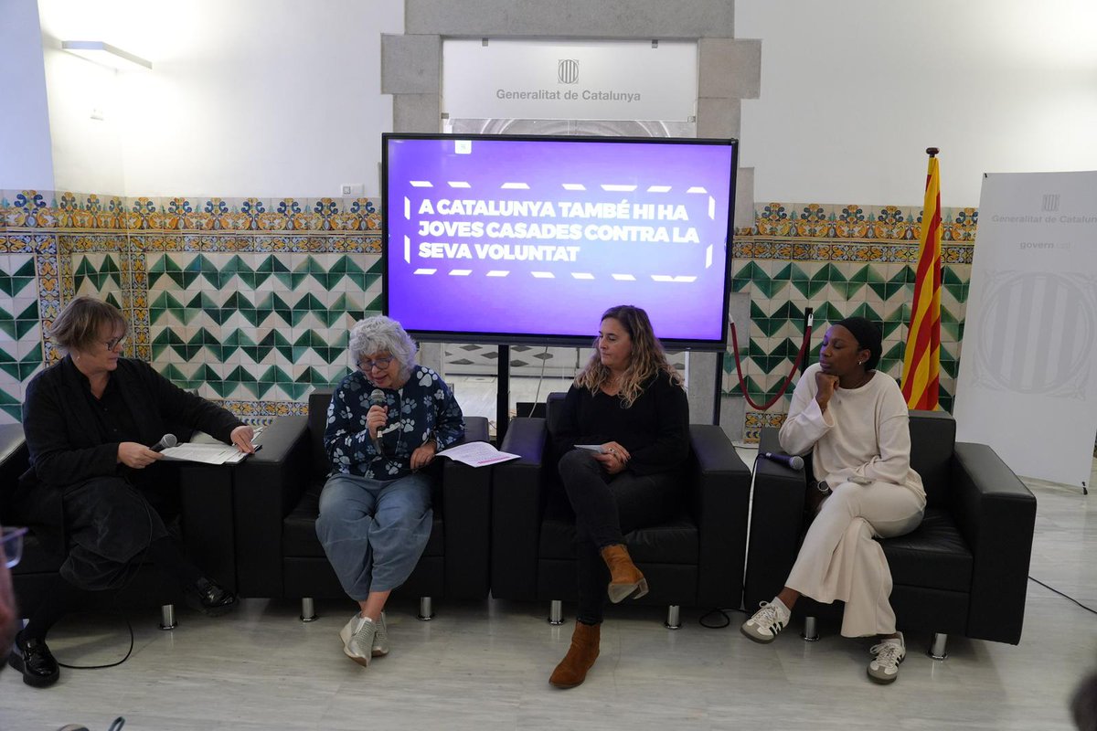 🟣 Fa un any Girona vam ser el primer municipi a declarar-se lliure de matrimonis forçats, gràcies a una moció de @Valentes_i_A.

Avui hem participat en la presentació oficial de la campanya i en l’homenatge als municipis adherits.

Seguim compromesos a erradicar aquesta forma