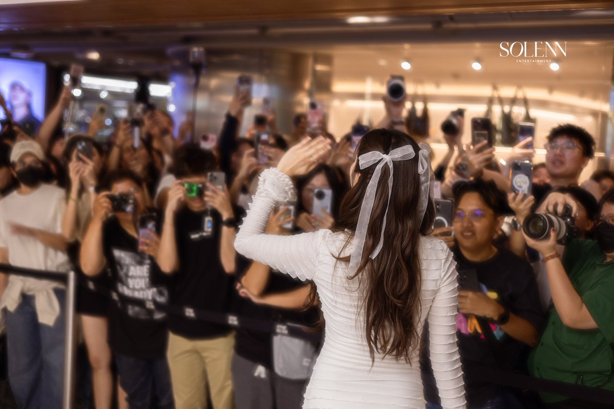 Solenn_Ent's tweet image. ขอบคุณที่มาพบกันวันนี้นะคะ เป็นวันที่อบอุ่น ดีใจมากที่ได้เจอทุกคนน้า ~ 💕

Thank you for joining us today. It was a truly warm and delightful day, and it was a pleasure to see everyone 🫧

SAROCHA X VIVAIA SIAM CENTER

#VIVAIAThailand
#FREENxVIVAIATH
#STEPINTOVIVAIA