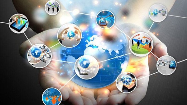 IranFirst_PTV's tweet image. 🇮🇷 16 new tech &amp;amp; commercialization centers being established across Iran

The initiative, backed by Knowledge-Based Production Leap Law, strengthens science parks and shapes universities as hubs linking education, research and innovation—driving industrial growth.

#IranFirst🇮🇷