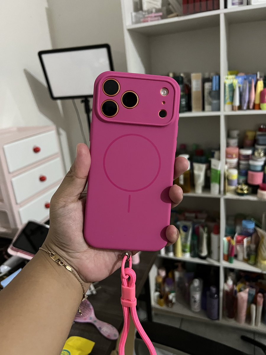 Bersembunyilah kau keorenan duniawi 😂👌🏻