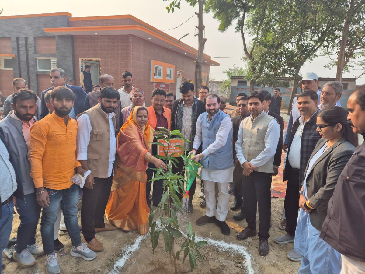 “विश्व शौचालय दिवस” के महत्वपूर्ण अवसर पर विकास खण्ड निंदूरा स्थित राजकीय इंटर कॉलेज निंदूरा में निर्मित शौचालय निर्माण कार्य का जिला पंचायत अध्यक्ष श्रीमती राजरानी रावत जी के साथ संयुक्त रूप से फीता काटकर लोकार्पण एवं शुभारम्भ किया।

स्वच्छता, स्वास्थ्य और गरिमा की दिशा में यह