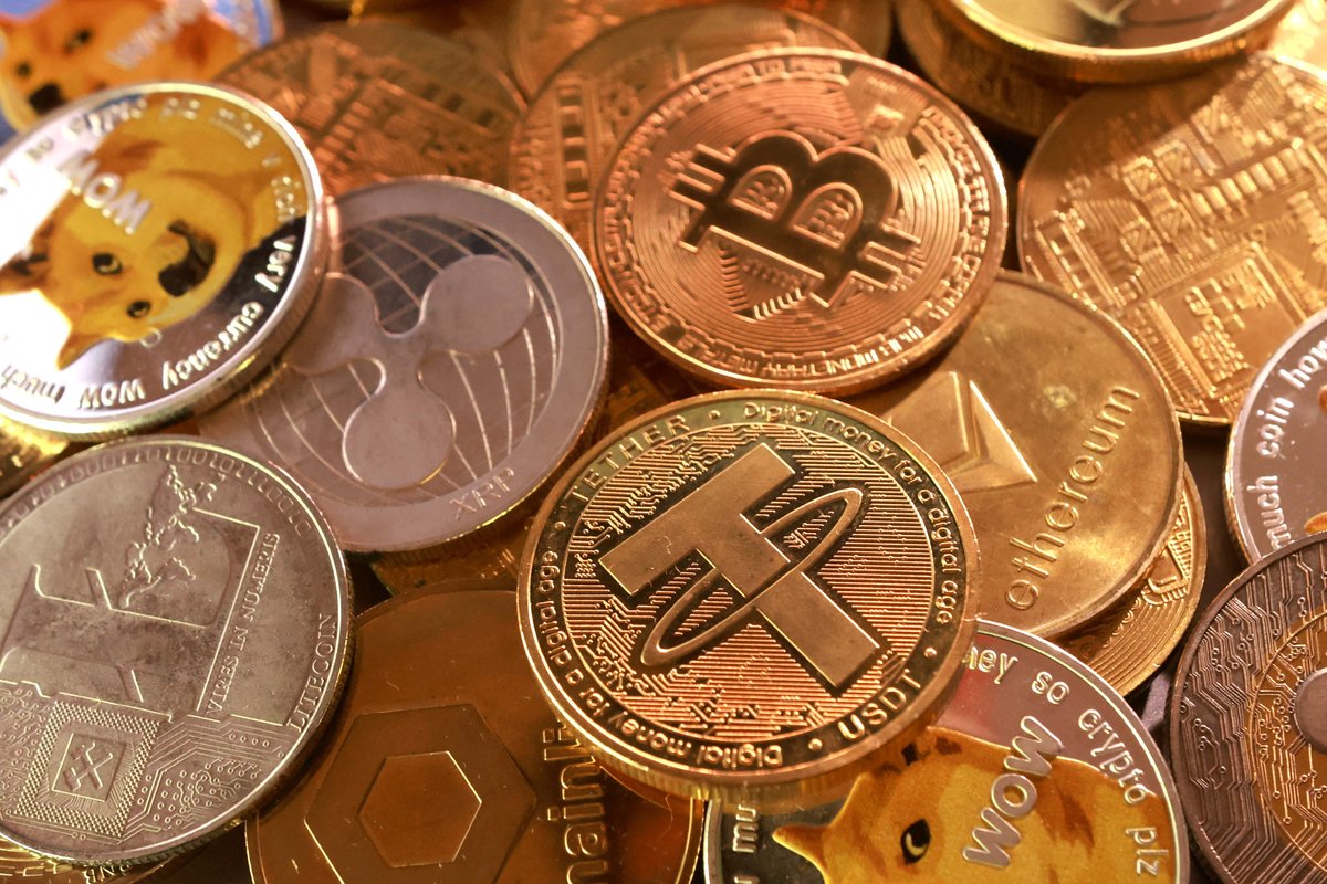 Reuters's tweet image. 🔊 ‘The concerns around Bitcoin and the crypto market as a whole have really been impacted by broader market jitters around AI.&apos; Listen to @hannahdlang on the Reuters World News podcast as she weighs in on Bitcoin’s slide and the crypto market hit reut.rs/4o2f2Dq