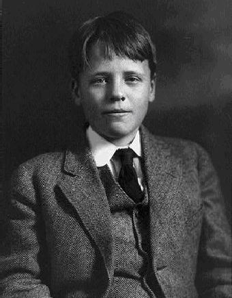 TRPresLibrary's tweet image. 📅 On This Day – November 19, 1897
The Youngest Roosevelt Enters the Arena

On this day, Quentin Roosevelt was born in Oyster Bay, New York — the youngest son of Theodore and Edith Roosevelt.

Quentin grew up in the White House, full of life, wit, and energy. He was his father’s…