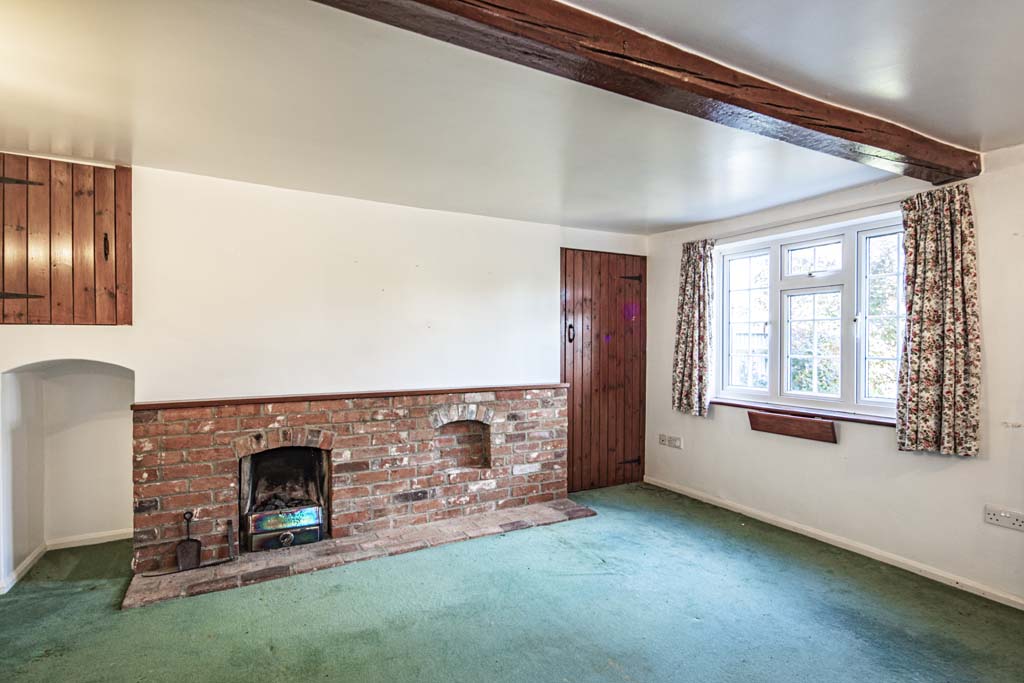 Sale agreed on this former railway cottage offering 2 bed accommodation with scope to refurbish &amp; renovate with detached garage and lovely south east facing garden. Compton, Berkshire / £375,000 #OpeningNewDoors #Property #EstateAgent #RealEstate warmingham.com/me/propertylin…