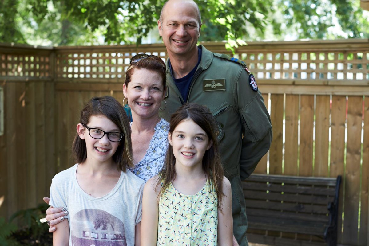 milperscom's tweet image. Did you know that the people behind the Seamless Canada initiative have been working since 2018 to ease relocation burdens for CAF members and their families?

Read about the past, present, and future of this important initiative: canada.ca/en/department-…