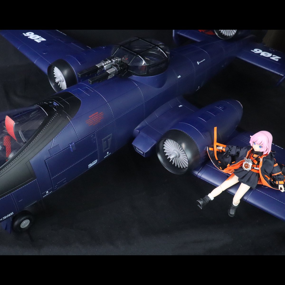tetulegozin's tweet photo. よーやく開けたぞ、G.I. Joe Classified COBRA RATTLER GROUND ATTACK JET！でかすぎて開けるのも大変なんだよねぇ、このシリーズ。なんか尋常じゃなく重い、と思ったけど結構な量の部品が入ってましたよ。まだ武装つけてないしねえ、これ…本体が異様に重い気もするが… https://t.co/58FKuKLOjF
