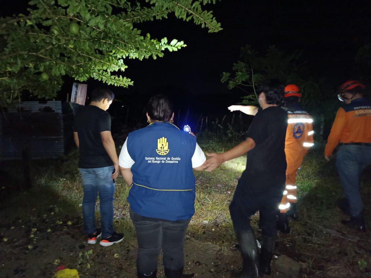 #SNGRDSucre | 🚨 Las inundaciones ocasionadas por las lluvias en el municipio de San Pedro, dejaron 163 hogares afectados. La Unidad Departamental de Gestión del Riesgo, con apoyo de <a href="/DefensaCivilCo/">DefensaCivilColombia</a>, atendió la emergencia y brinda acompañamiento a las 520 personas damnificadas.