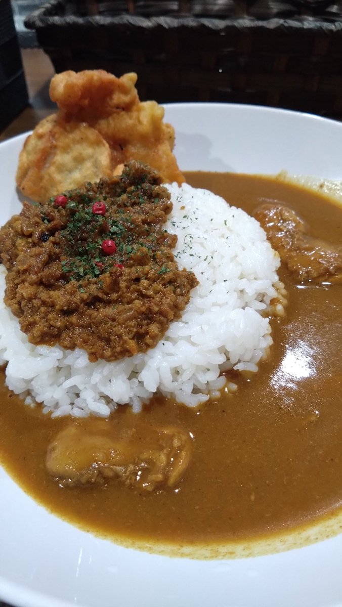 tweeting_ume's tweet photo. ごちそうさまでした。
スパイスに元気をもらいました。
ではまた。
@cardamon_curry
#カレー
#カルダモン
#浜松 https://t.co/WzRkKesymN