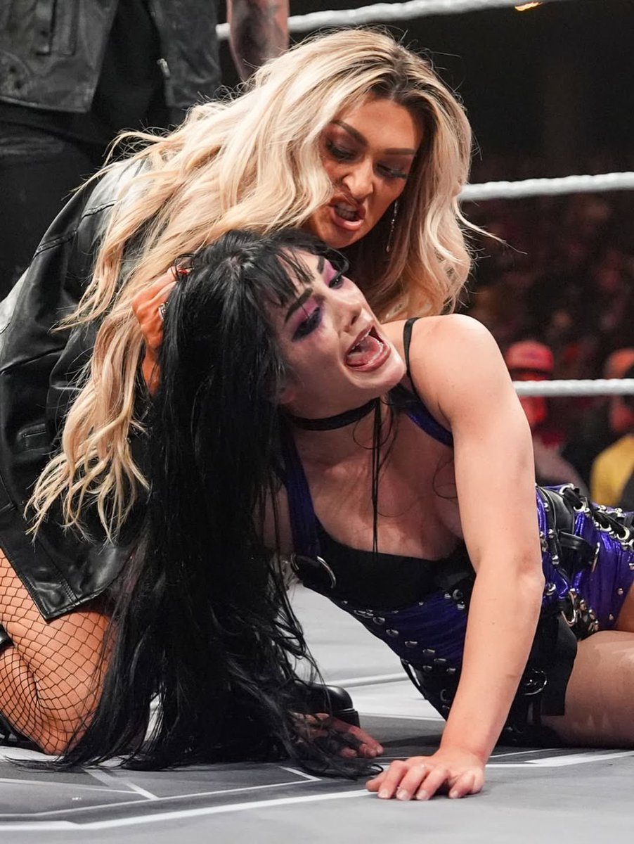 FiveStarServe's tweet image. I tried everything to try and help Tatum keep hold of that title for as long as possible after she waited so long to hold it, but she didn’t want to listen to me so she had to be reminded what happens when you don’t listen to those in The Culling. 🔪🖤

#WWENXT