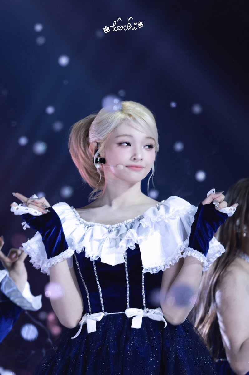 unis_charts's tweet image. #UNIS #GEHLEE is gaining attention on Rednote and TikTok, with everyone discussing the beauty of her remarkably small face, sparking their interest to learn more about her.