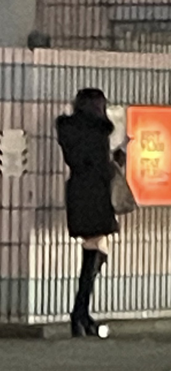 SUNのホテル角に良さげな女子が立っていた✌️