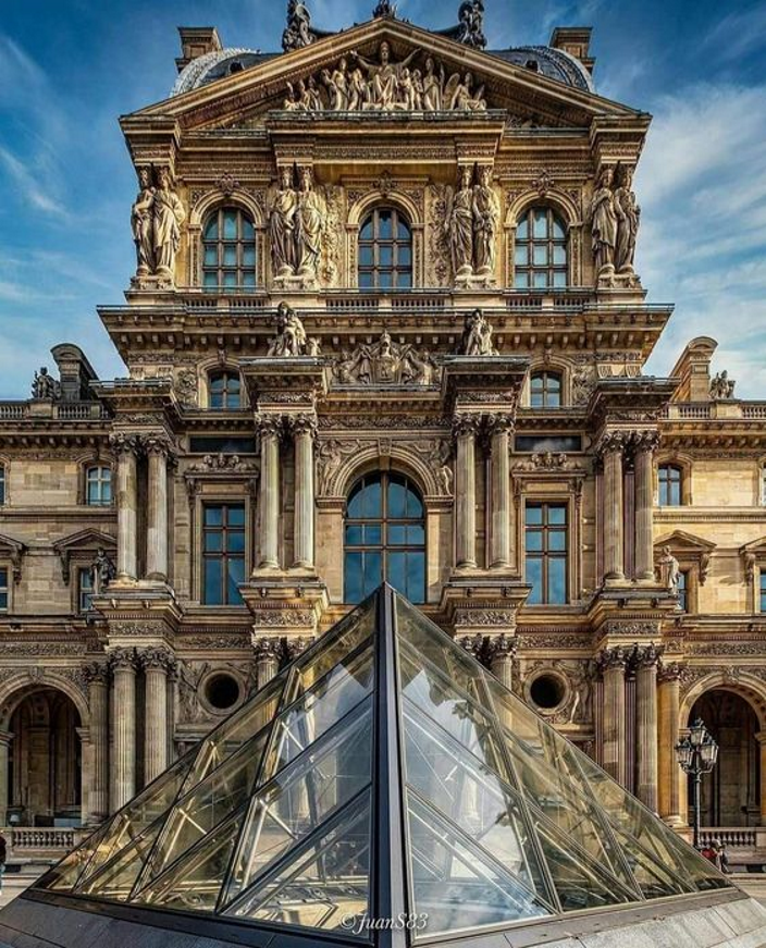 xmuse_'s tweet photo. Stone and glass. Old and new. Tradition and progressivism. 
Complex, but always iconic.

Louvre, Paris, France 🇫🇷 https://t.co/DSplTDmcwE