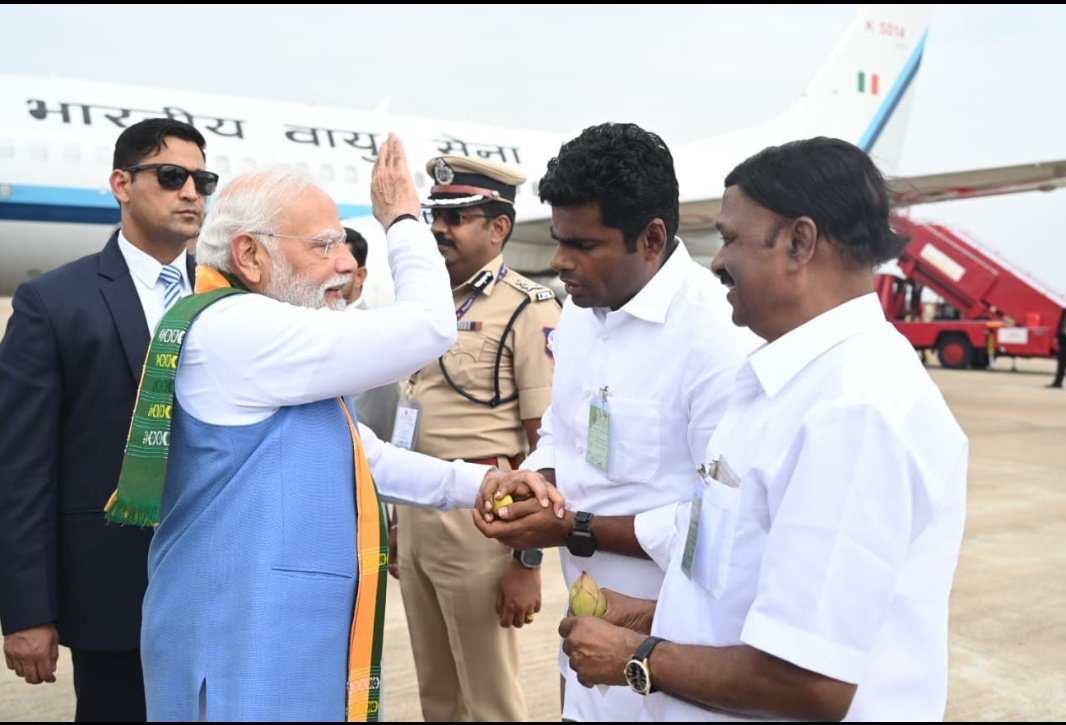 VARUN_V298's tweet image. Congratulations 👏🎉 IronMan என்று பாராட்டிய பாரத பிரதமர் @narendramodi அவர்களை.

@annamalai_k 

#NarendraModi #Annamalai  #IronMan #Goa #Coimbatore