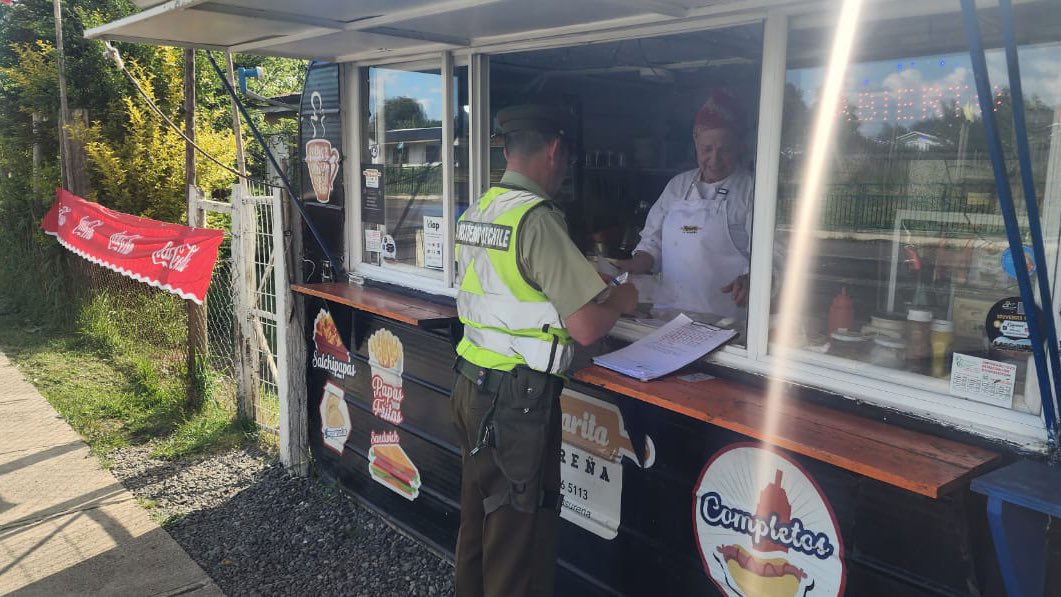 #RíoBueno: <a href="/CarabMicc/">Carab. Plan Cuadrante e Integración Comunitaria</a> de la 4ta. Comisaría realizó un despliegue puerta a puerta por distintos sectores de la comuna, con el fin de conocer directamente las inquietudes y necesidades de los vecinos en materias de prevención del delito y seguridad.

#LaPrevenciónEsNuestraEsencia