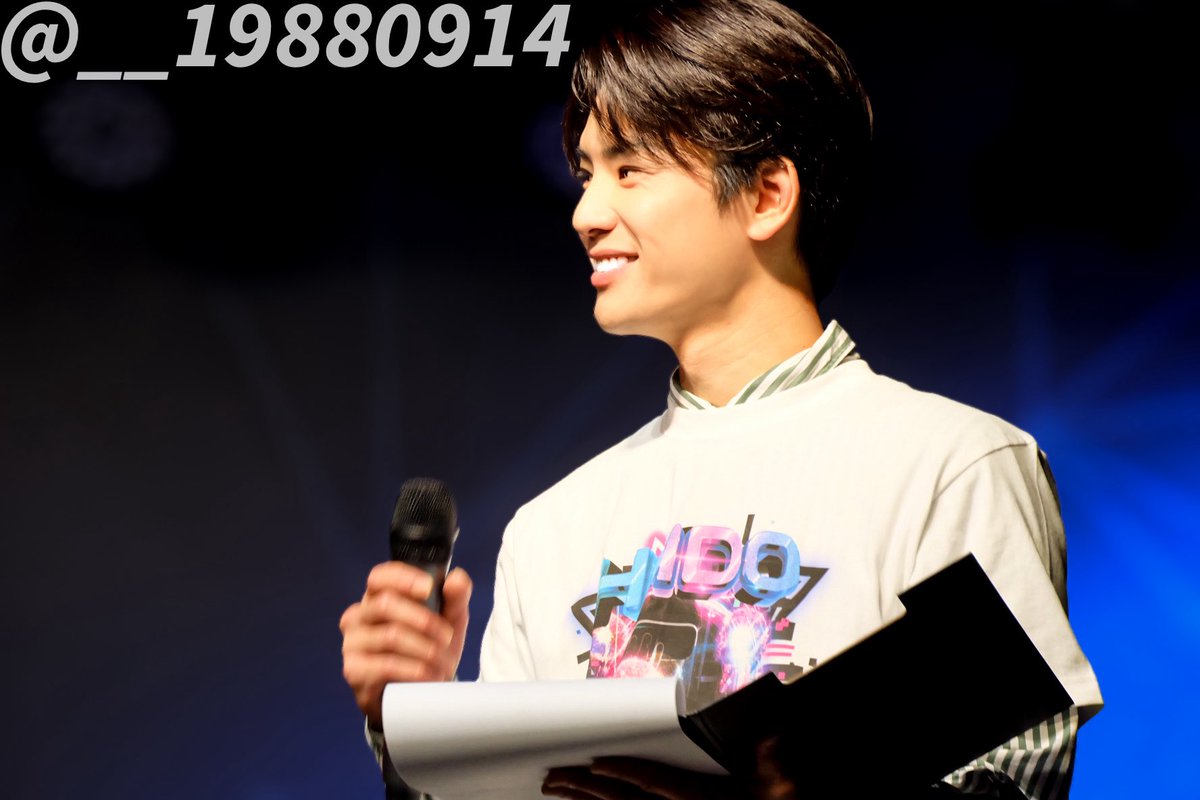 __19880914's tweet image. VITAS presents HADO ACTORS AUTUM CUP 2025

カリスマMC秋沢✊🏻 ̖́-
りんくんのこと赤ちゃんだと思いすぎじゃないかなぁ？👶🏻🍼

 #MC秋沢 #秋沢健太朗 #HADO 
@de___javu