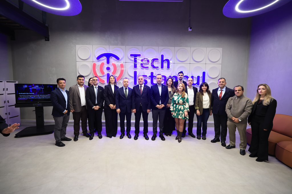 IbbFen's tweet image. Tech Istanbul #Kayışdağı Merkezimizin ikinci etabını tamamlayarak hizmete açtık.

Toplam 3.855 metrekarelik modern alanıyla merkezimiz; geniş ofisleri, eğitim ve atölye sınıflarıyla girişimcilere üretim, gelişim ve iş birliği için güçlü bir ortam sunuyor.

#İBBFEN