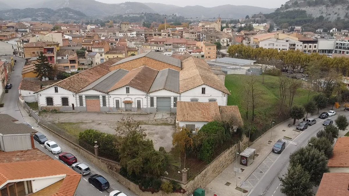 L’Ajuntament de Tona treballa per adquirir la finca d’Estabanell, un espai estratègic pel futur del poble. 

🗣️ Lluís Ges, alcalde: «És un projecte clau i il·lusionant per al futur de Tona»

tona.cat/actualitat/not…