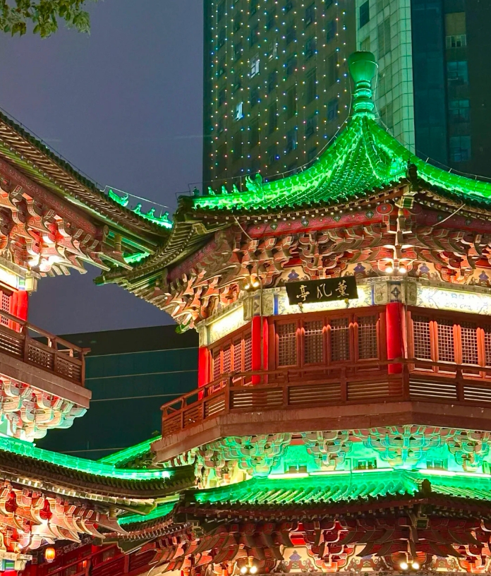 aishuzhan's tweet image. 赣江边上的滕王阁夜景也太美啦～