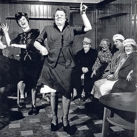 CarolJeffe8091's tweet image. #WhenINeedTimeForMyself
I do some karaoke 😂😂😂