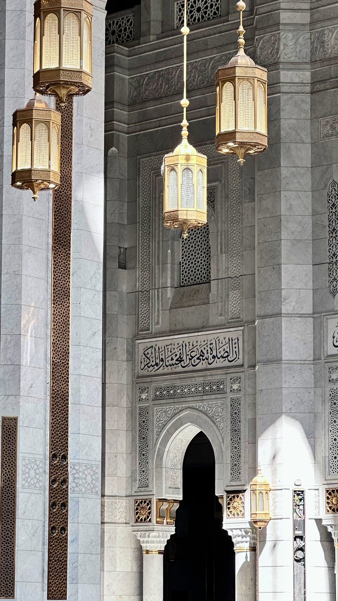 - لا غيّب اللّٰه مرْأىٰ بيتهِ عن نَاظريّ♥️