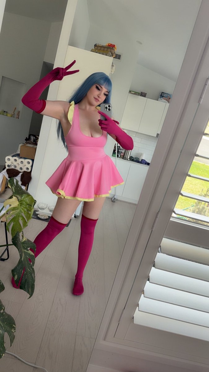 AppleBlonde tweet media