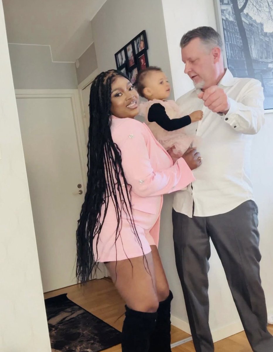 swirl_bwwm's tweet image. My name is Jenny I’m from Nigeria 🇳🇬 and I met my lovely husband on the dating app call tinder and we have a lovely daughter and I want to tell anyone hoping for love will have soon.
#onlinedating #lovehasnocolor #bwwm #lovestory #awesome #blackwomendatingwhitemen
#interracial