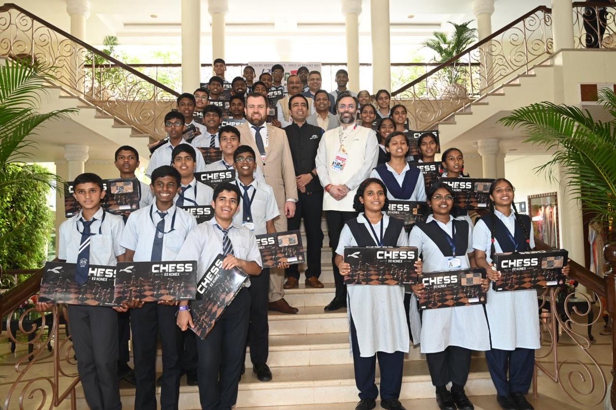 Hon’ble MoS (I/C) for Skill Development &amp; Entrepreneurship and MoS for Education, Shri Jayant Chaudhary ji attended the FIDE World Cup 2025 in Goa — returning to India after 23 years as the Viswanathan Anand Trophy.

A special moment was the friendly draw with FIDE Secretary