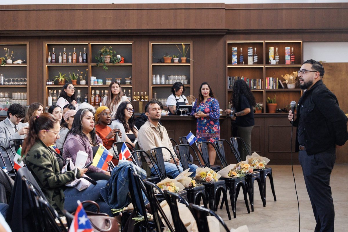 BlockClubCHI's tweet image. Chicago immigrants are struggling with mental health after ICE raids: &quot;They want us to be scared.&quot; blockclubchi.co/3LLpUZ2