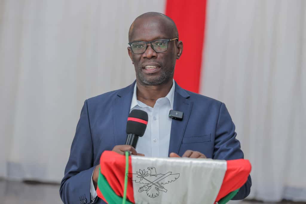 CnddFdd's tweet image. #Burundi Ce mercredi 19 novembre 2025, le Secrétaire général du Parti @CnddFdd , Très Honorable Révérien Ndikuriyo, a achevé une tournée stratégique d’orientation politique qui l’a conduit dans les cinq provinces du pays. 

Entamée il y a quelques jours à Burunga, elle s’est…
