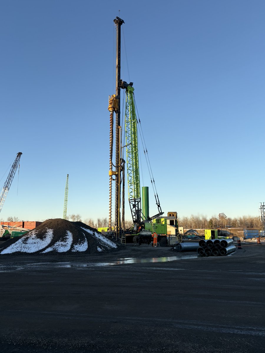 ECA Bauer Service Team Specialist, Clarence Gardiner, was on site in Barrie, ON for this MC 96 and Leader 610 auger drilling 108' test holes. The BAUER MC 96 delivers unmatched stability and hoisting power, making it ideal for heavy-duty drilling and deep foundation work.