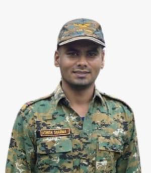 श्री <a href="/gpsinghips/">GP Singh</a>, महानिदेशक एवं समस्त रैंक, #CRPF, दो बार भारत सरकार के वीरता पदक से सम्मानित, म.प्र. हॉक फोर्स के निरीक्षक श्री आशीष शर्मा को श्रद्धांजलि अर्पित करते हैं, जो आज छत्तीसगढ़ के राजनांदगांव के जंगलों में नक्सलियों से मुठभेड़ में वीरगति को प्राप्त हुए।
​नक्सल उन्मूलन