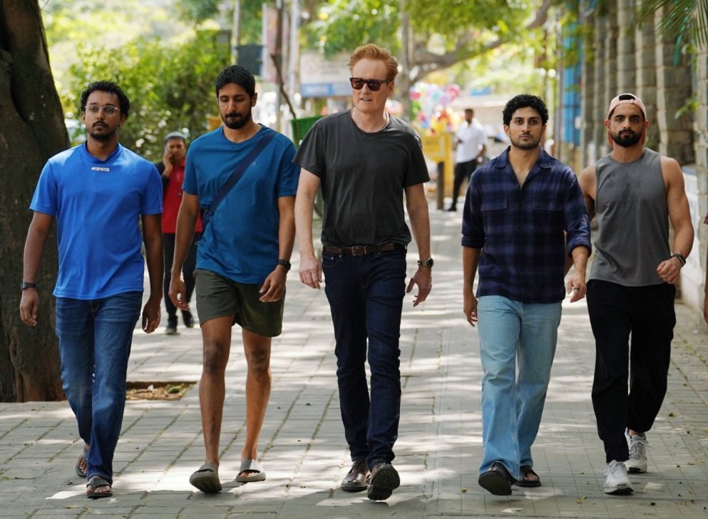ConanOBrien's tweet image. I&apos;m shooting a reboot of Entourage in Bangalore. #NobodyAskedForThis #ConanOBrienMustGo