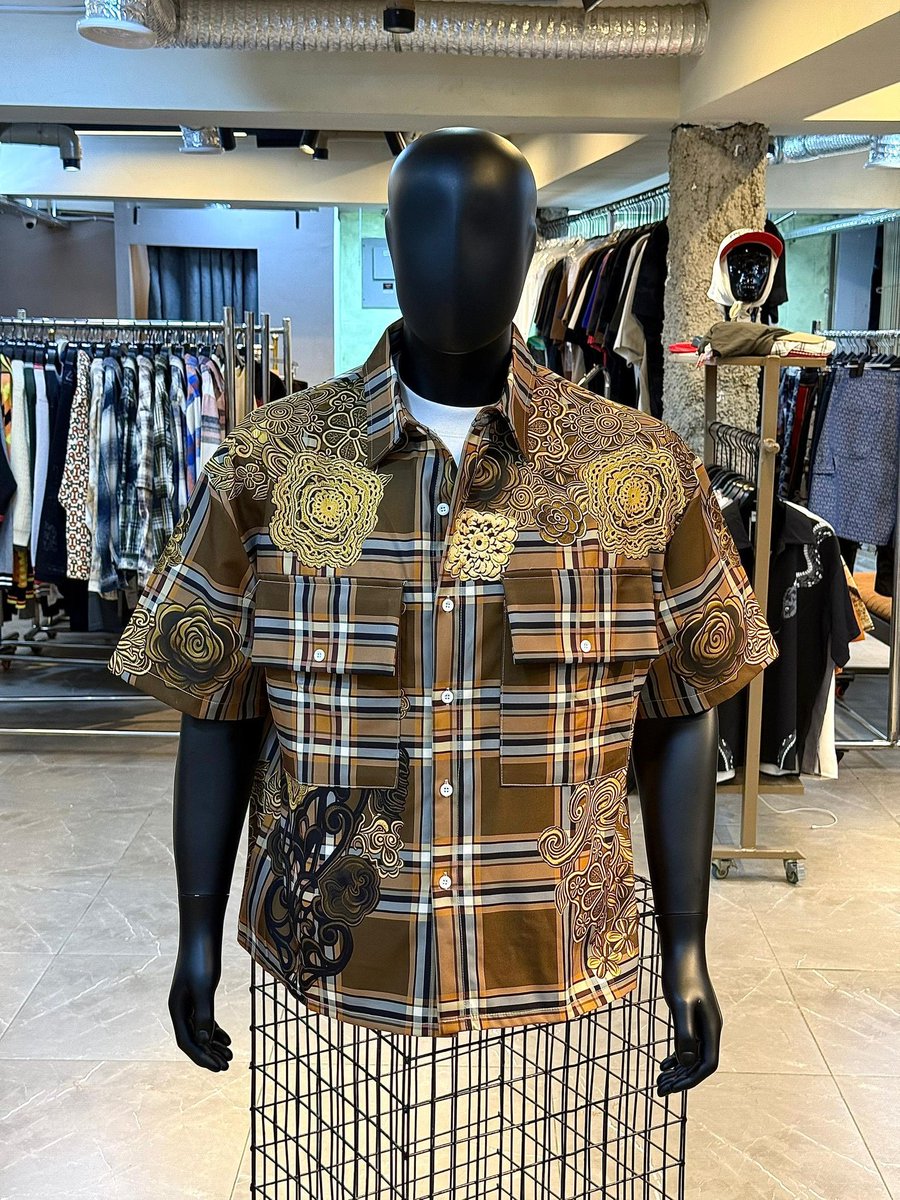 *FLORAL PATCHWORK PLAID OVERSIZED SHORTSLEEVED SHIRT* 

*SIZE: M | L | XL | XXL | 3XL*

*PRICE: N28,000*

*PREMIUM QUALITY* 💥💥💥