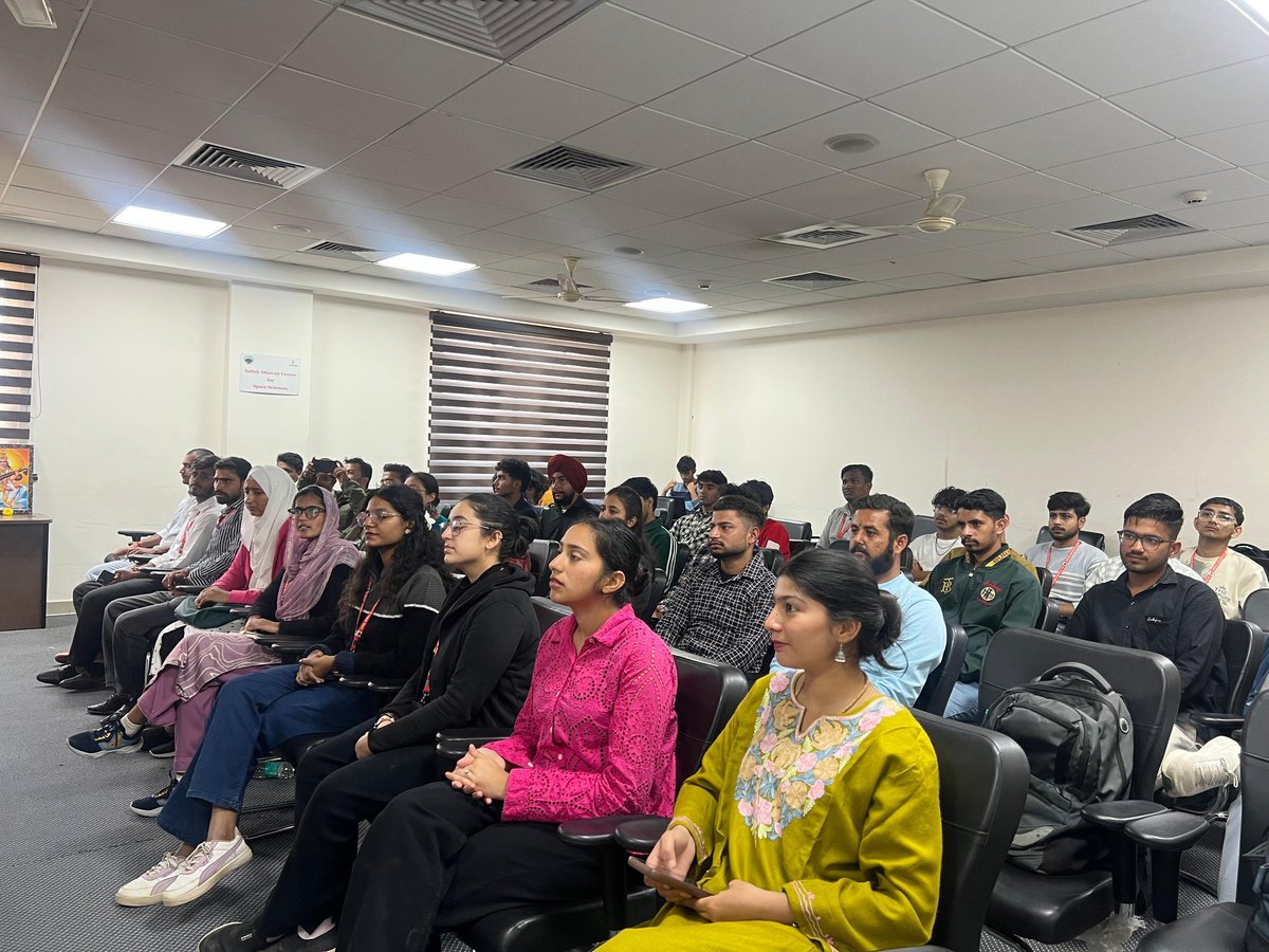 abvpcujammu's tweet photo. ABVP Central University of Jammu unit on the eve of Rani Lakshmibai Jayanti organises a program to pay homage to the exemplary courage and nationalistic spirit of Rani Lakshmibai of Jhansi, one of India’s most revered freedom fighter.

#ABVPCUJammu https://t.co/PXqWe6epgo