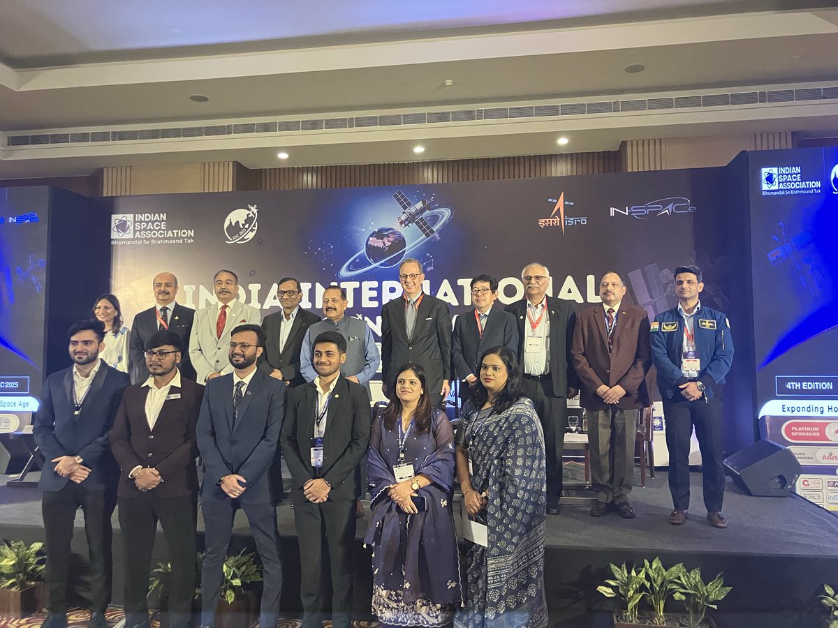 ItalyinIndia's tweet image. A journey together. @ International #spaceconclave, highlighted opportunities for closer 🇮🇹 🇮🇳 space cooperation. Exploration, 🌍 observation,  &amp;amp; peaceful use of space. Side by side w/ 🇮🇳 in industry, research &amp;amp; innovation, biz matching,training experience, int. space coop. &amp;amp;more