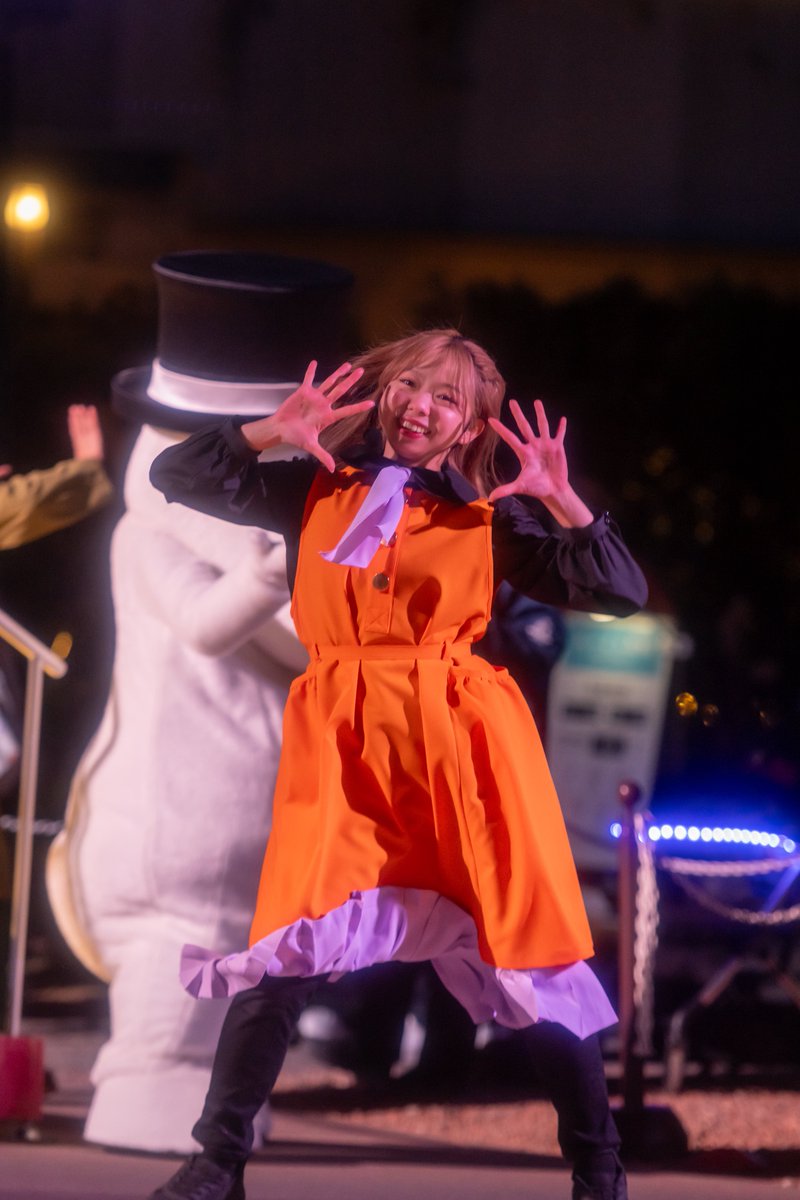 待ちに待った2回目のMCのおねーさん🧡
今日も撮れ高あり過ぎて選ぶの難しくて嬉しい悩み🥰
巧みなトークと満面の笑顔でみんなを魅了してました💮💯👏🏻👏🏻👏🏻

2025.11.19
#ルミナスナイトショー
#ムーミンバレーパーク