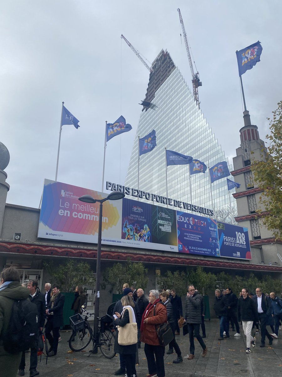 Émouvantes discussions dans le métro avec des Maires de village venues au <a href="/salondesmaires/">Salon des Maires et des Collectivités</a> 
La colère est inimaginable..