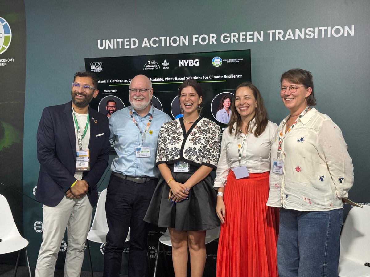 BiovIntCIAT_eng's tweet image. At #COP30, we hosted two inspiring sessions with @MarceQuinteroT and @HuynhTh57193102, showcasing how 💰 finance, 👩‍🌾 farmer leadership, 🔬 research, and 📚 policy innovation are driving real change for people and the planet.
👉 allbiociat.org/4oQ4Uyl
